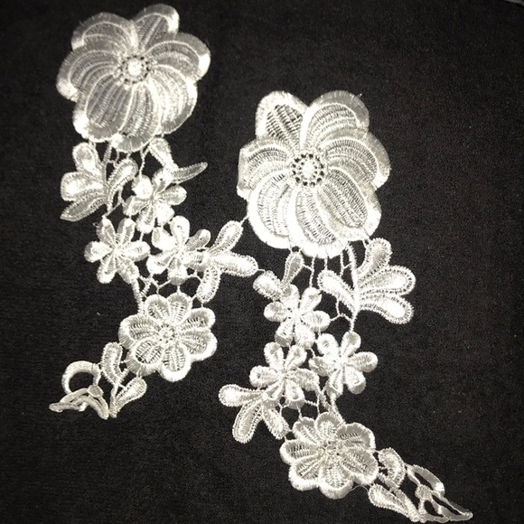 New Beautiful 6 pc Lot of Lace Appliqués Lot #110 - Picture 3 of 8